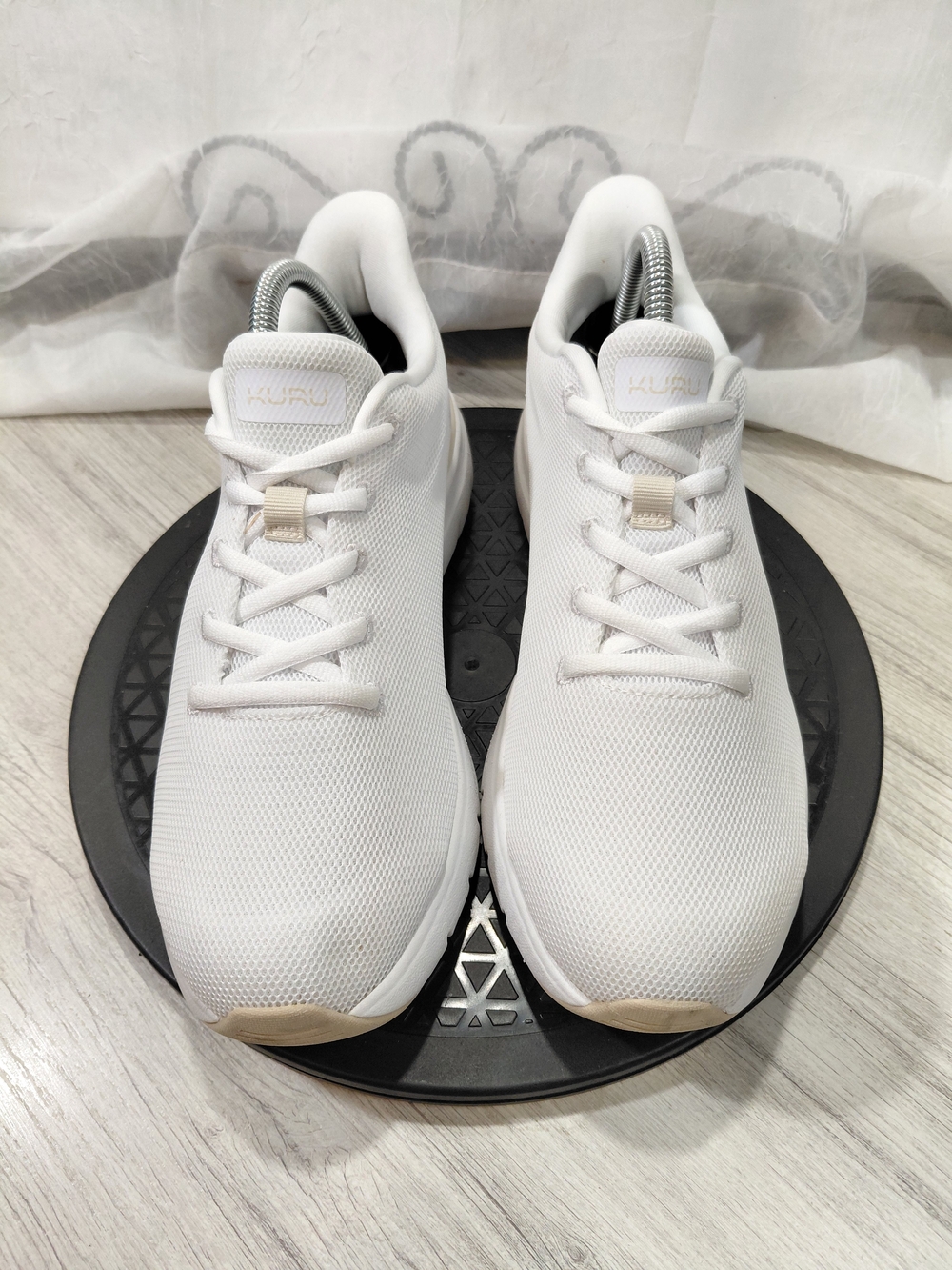 NEW KURU Womens Flex,Bright White & Sand Athletic Sneakers SIZE 9.5 - Picture 3 of 11